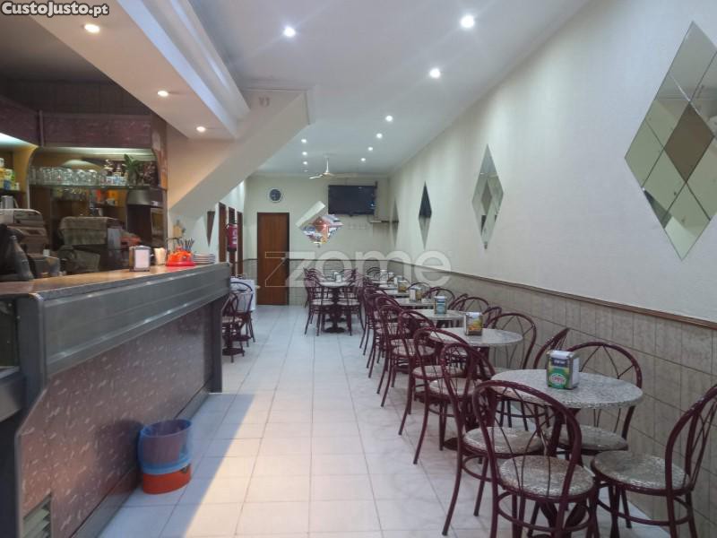 Espaço Comercial – Á Constituição, Paranhos, Porto
