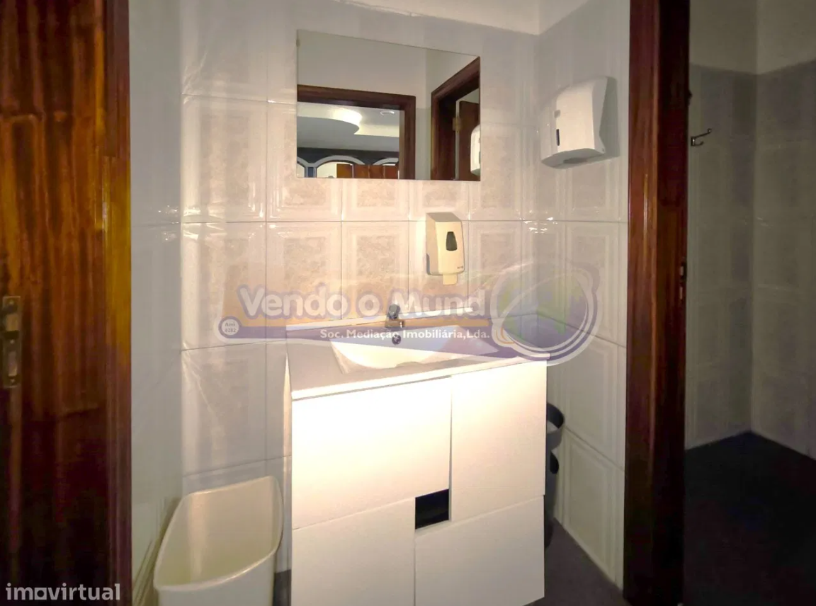 Espaço comercial em Samora Correia
