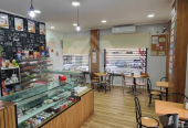 Cafetaria/Snack Bar com 60m2, no Bº do Estacal Novo, Sta Iria de Azóia