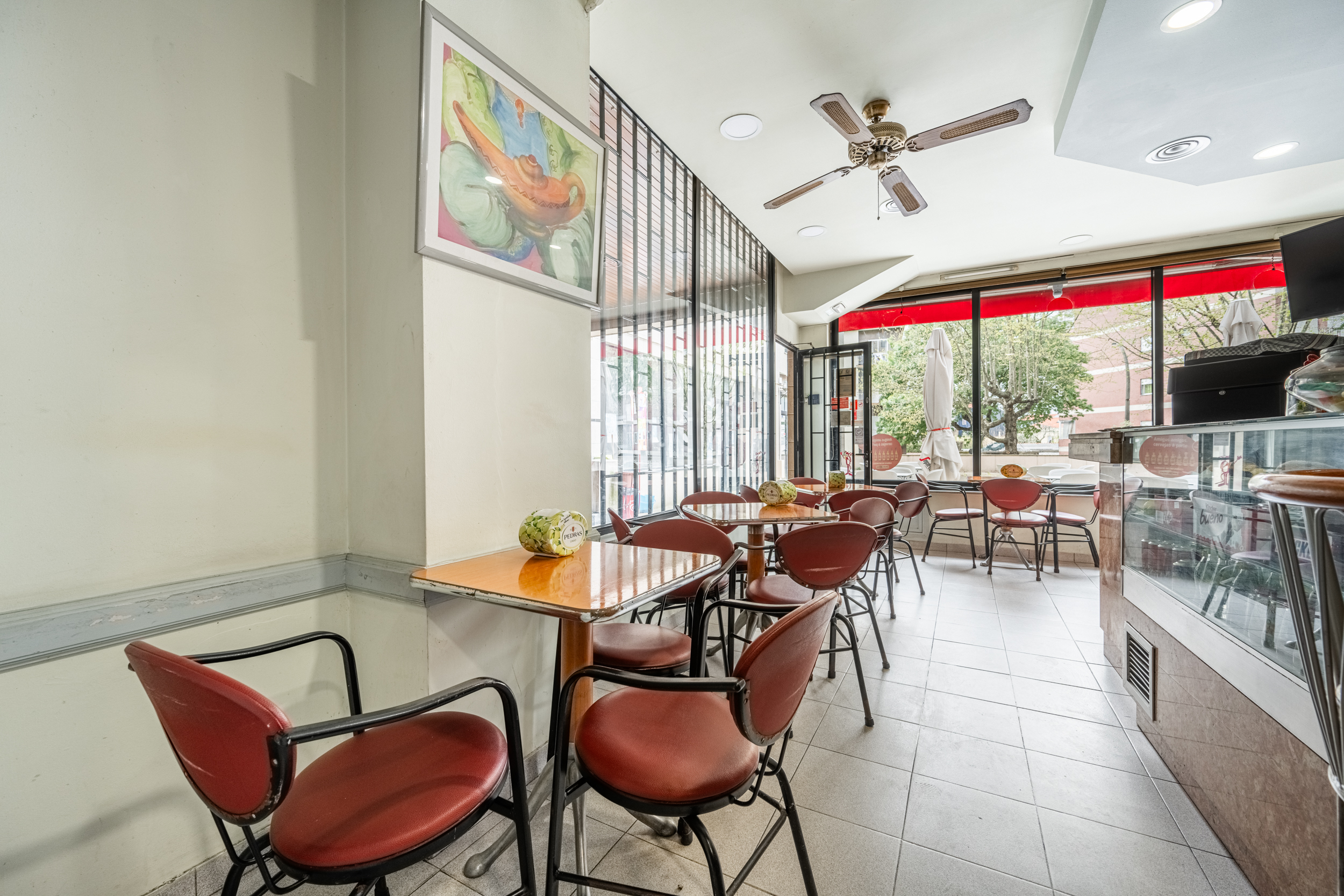Café/Snack-bar em Braga com localização privilegiada e Esplanada
