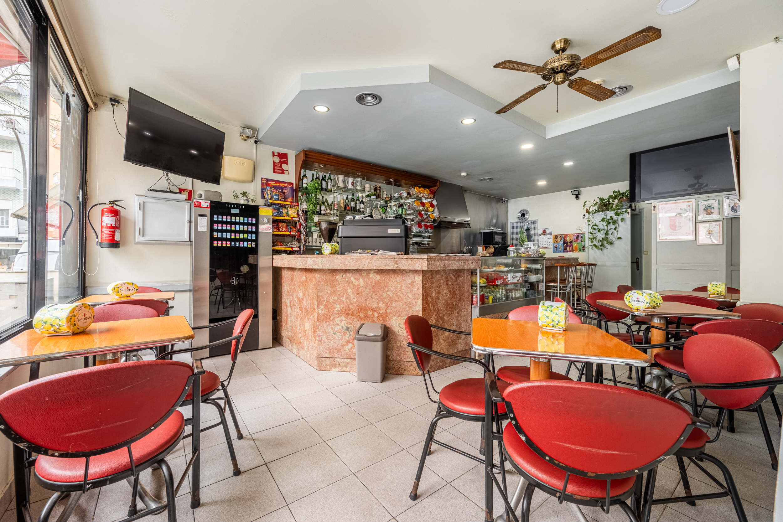 Café/Snack-bar em Braga com localização privilegiada e Esplanada